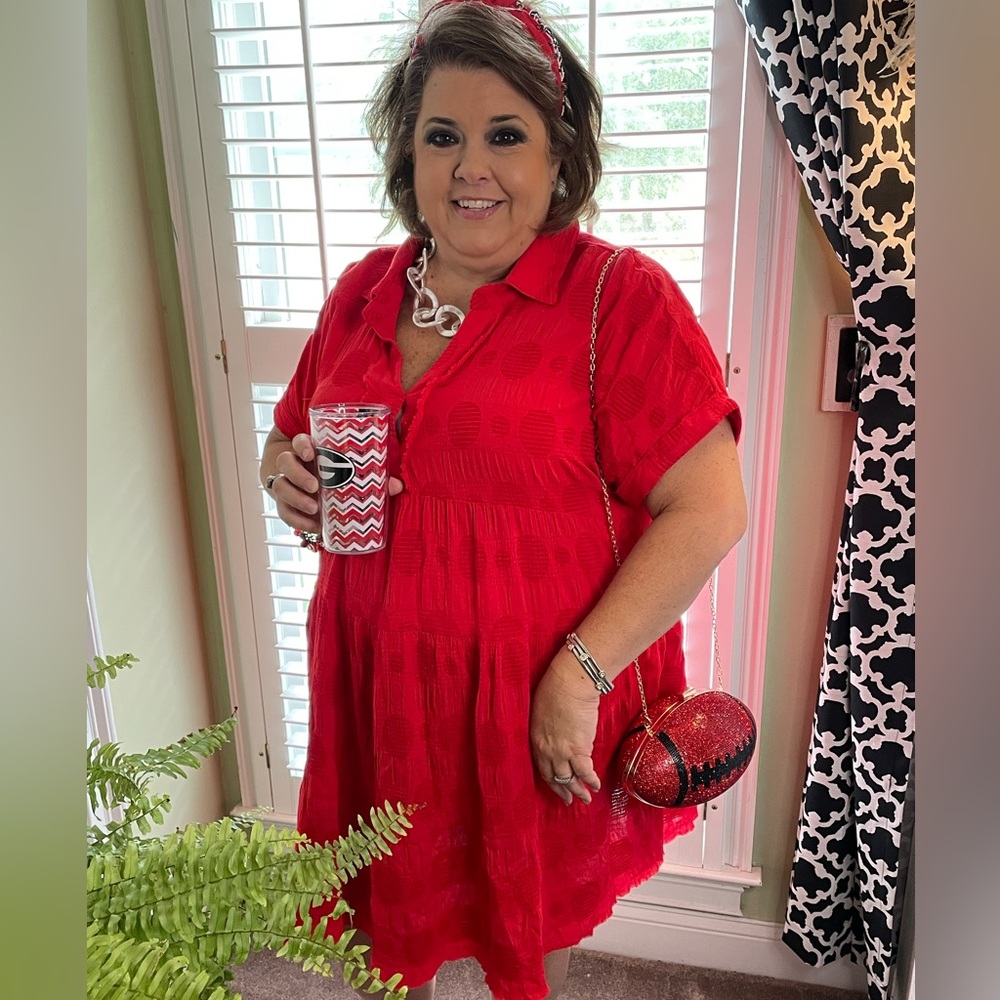 BNWT Umgee Red-midi Dress.Swiss Dot jacquard tiered short sleeve Collared Dress